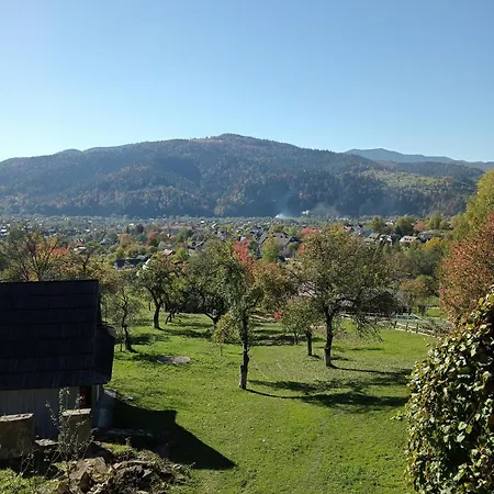на пагорбі