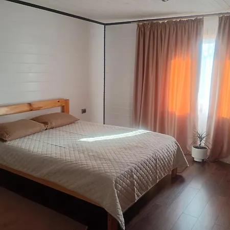 на пагорбі Apartment Mykulychyn