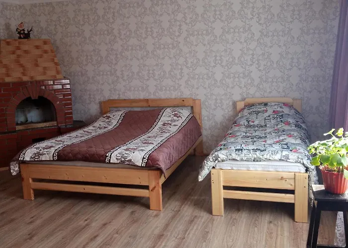 на пагорбі Apartman Mikulicsin