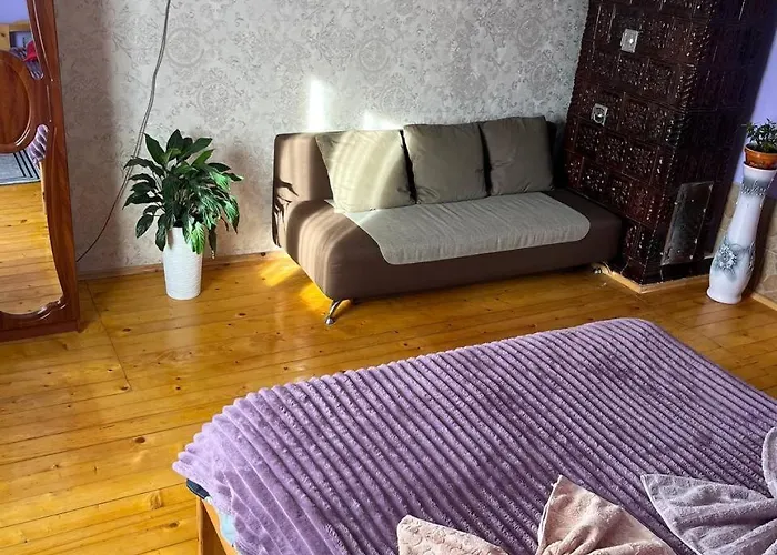 на пагорбі דירה *